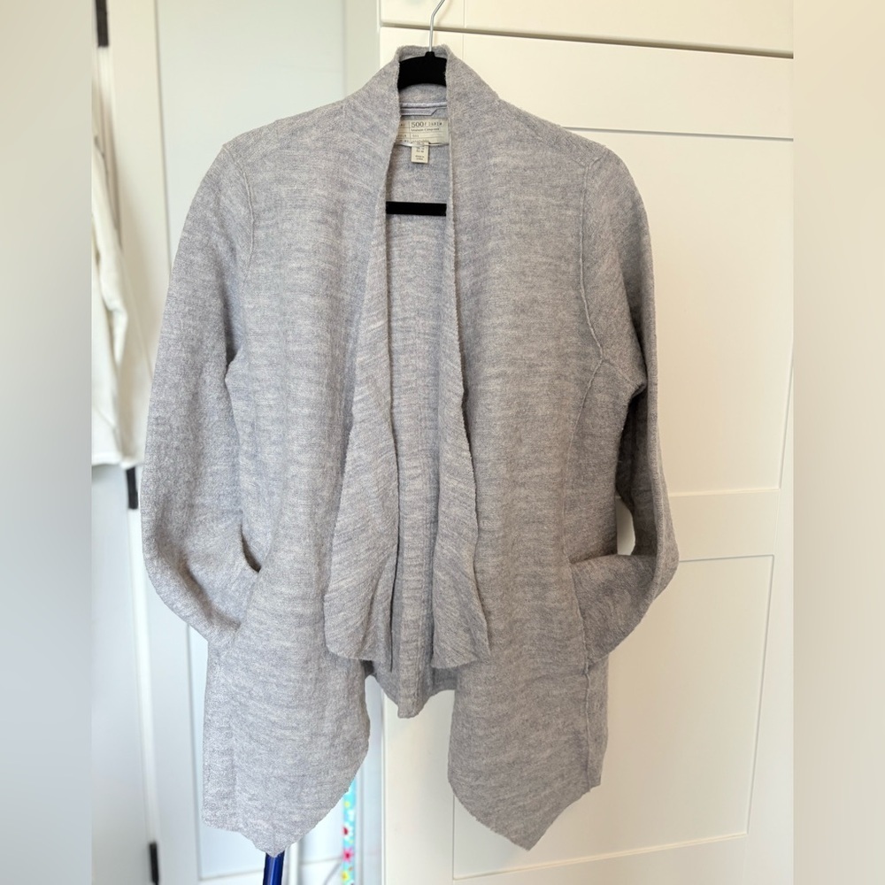 Elegant Women's Light Gray Open Cardigan